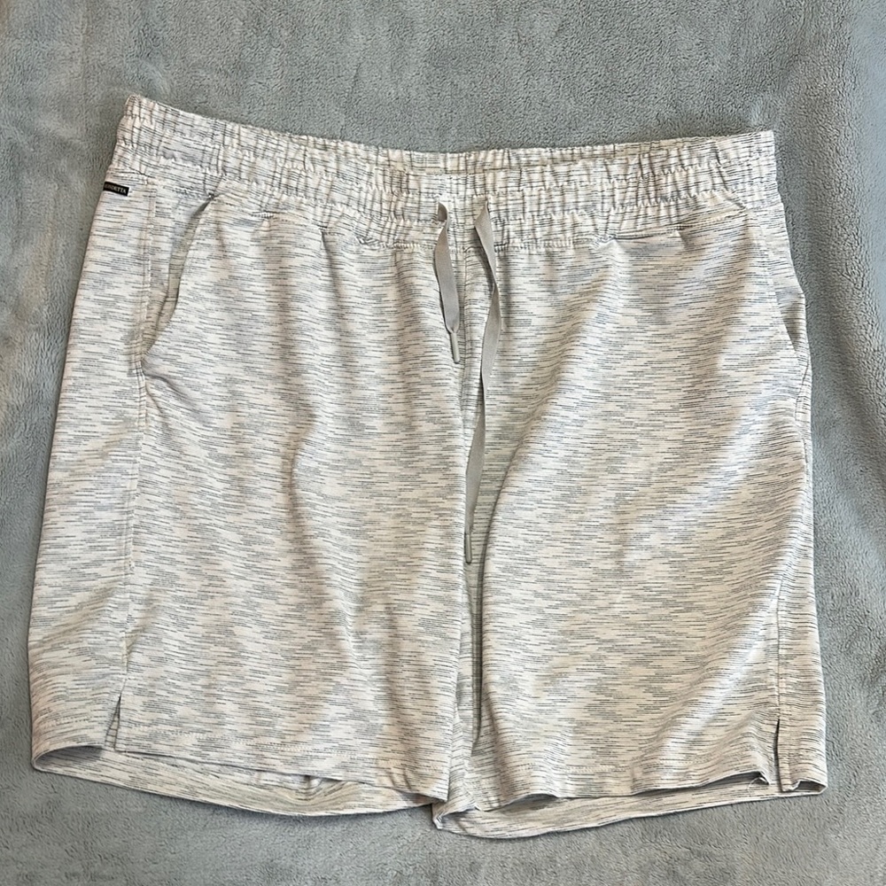 Mondetta Light Gray Striped Shorts